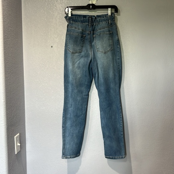 Arizona Jean Co, distressed jeans size 3, - Picture 2 of 7